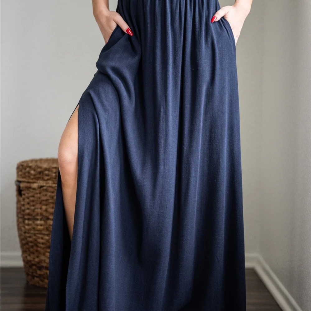 Black Sozy Linen Maxi skirt